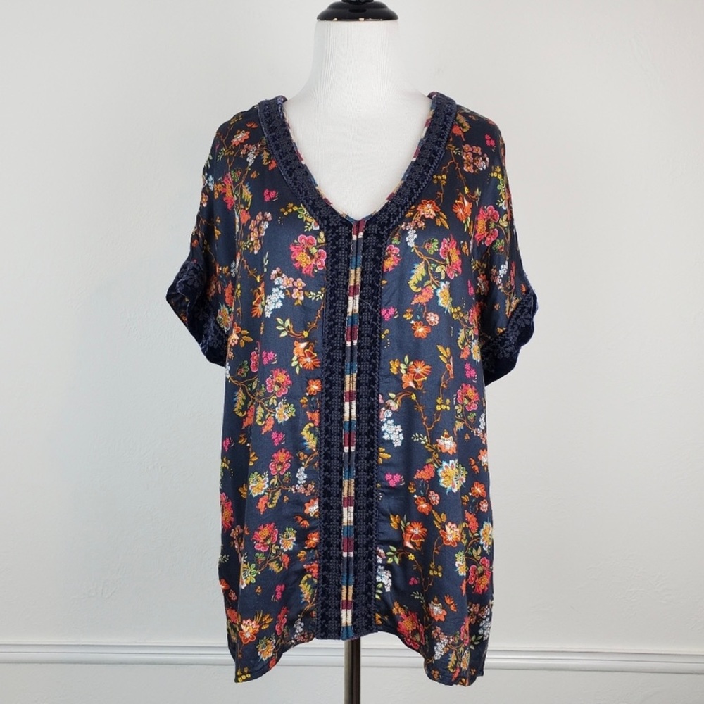Johnny Was Top Silk Velvet Floral Boho Eclectic Artsy Navy Blue Fall Spring